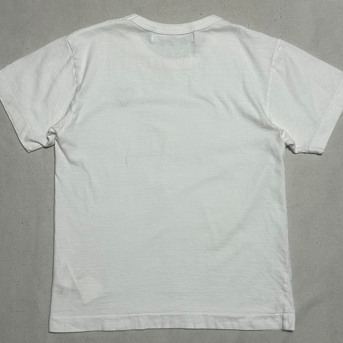 🫶🏻꼼데가르송 여성용 블랙 하트 와펜 화이트 반팔티 🫶🏻 상품이미지3