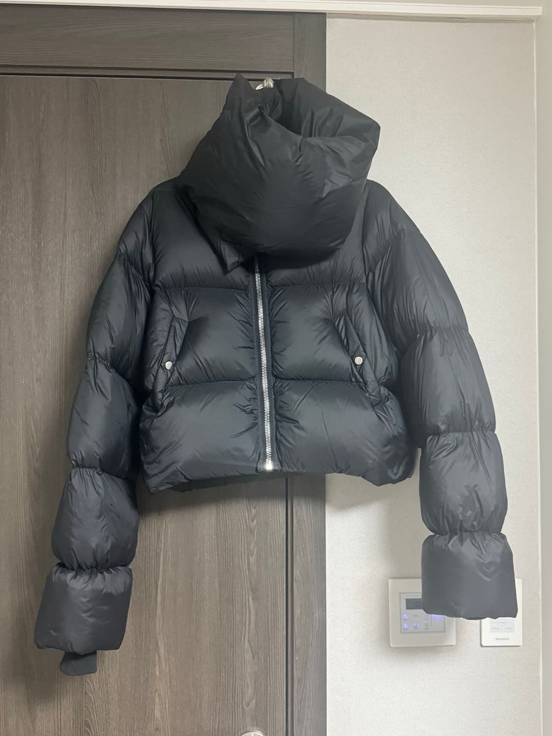 릭오웬스 룩소르 퍼넬넥 크롭 패딩 38size 상품이미지2