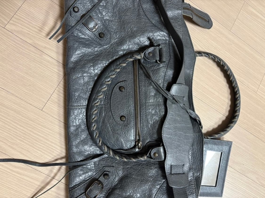 발렌시아가 모터백 미디움 상품이미지1