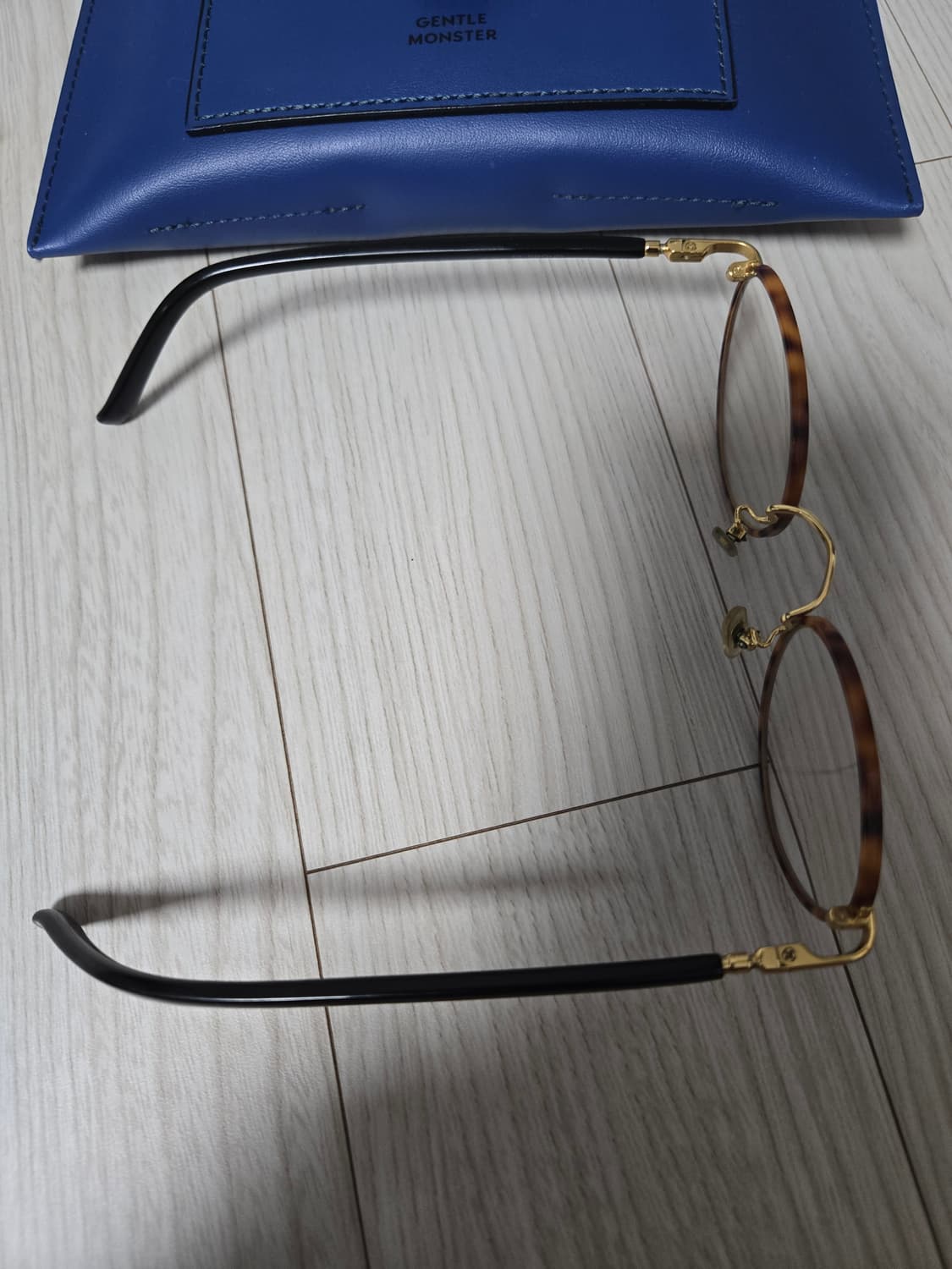 젠틀몬스터 13프라우드 03 안경  상품이미지6