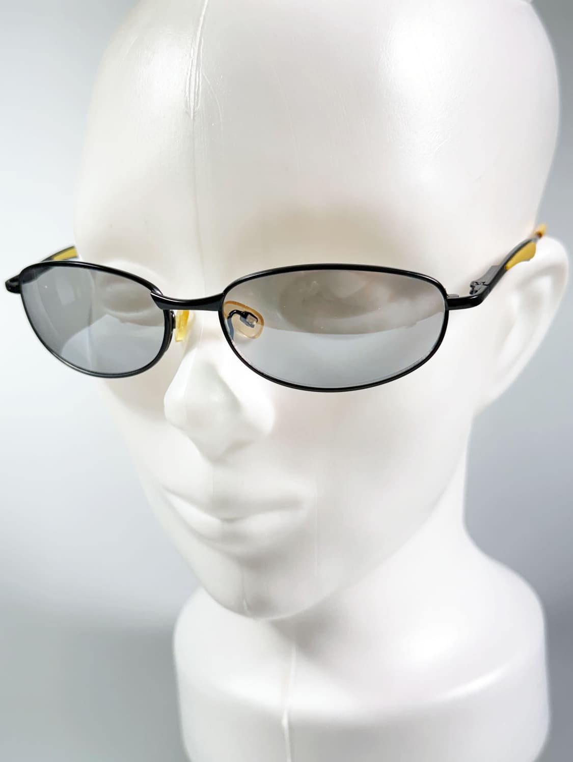 DOMON 블랙 슬림 오벌 메탈 프레임 빈티지 선글라스 상품이미지8