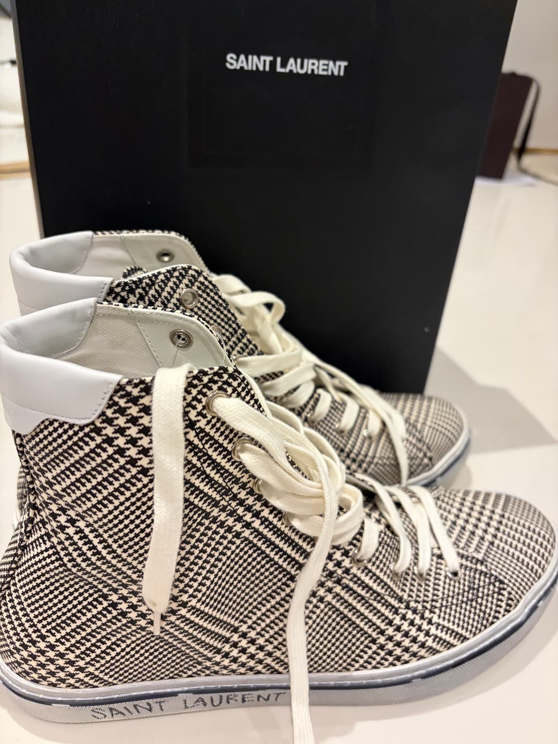 생로랑 하운드투스 하이탑 스니커즈 상품이미지2