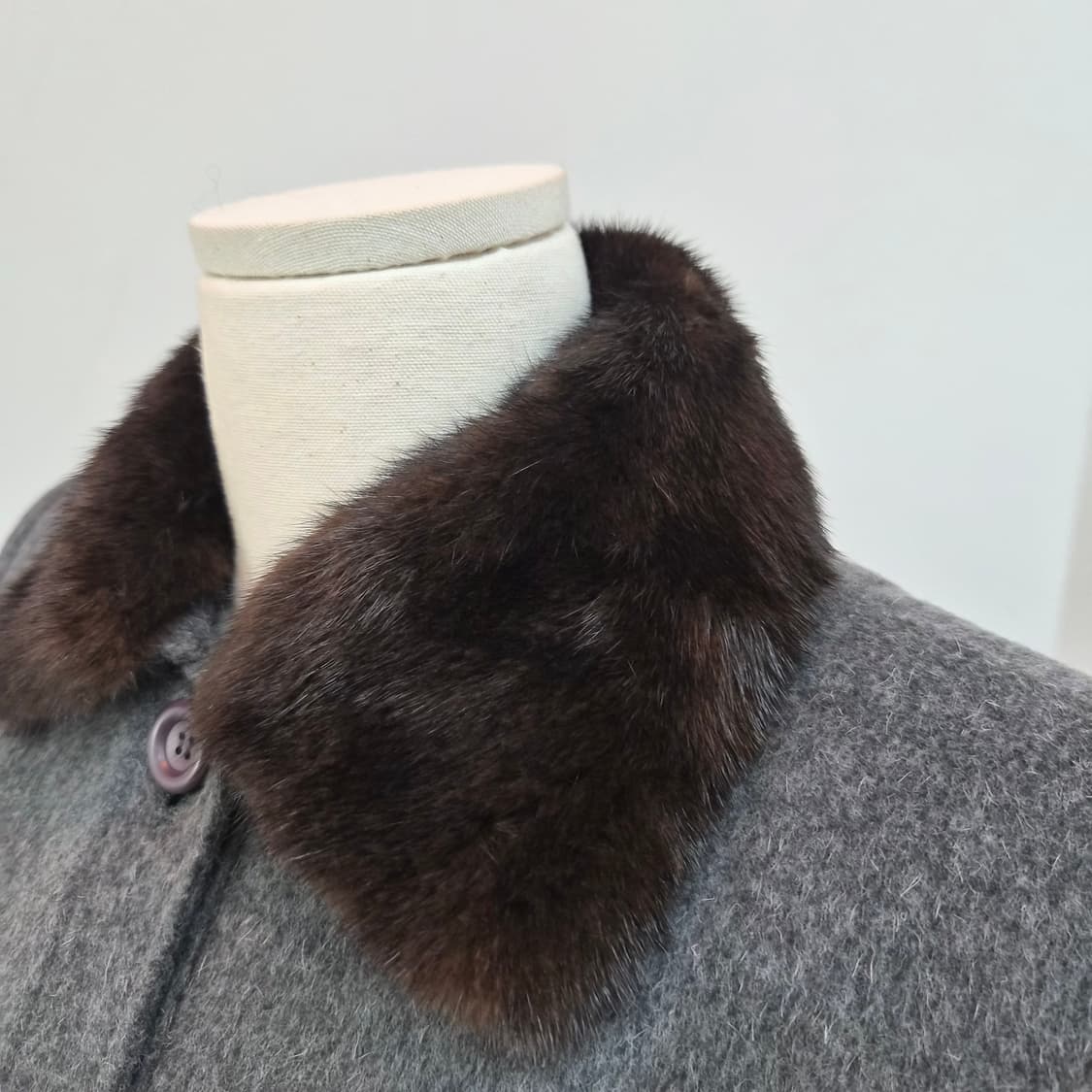 야마키 울 100% 퍼카라 클래식 그레이 롱코트 상품이미지5