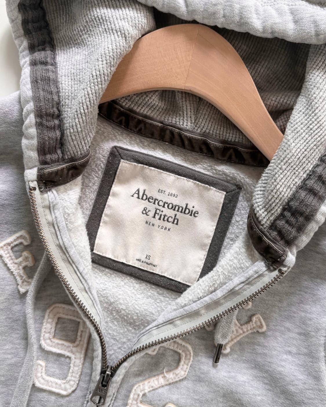 Abercrombie&Fitch 아베크롬비 패치로고 라이트그레이 후드집업 상품이미지6
