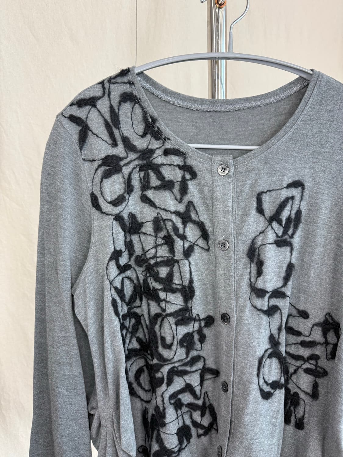 T.b 자수 그래픽 가디건 상품이미지3