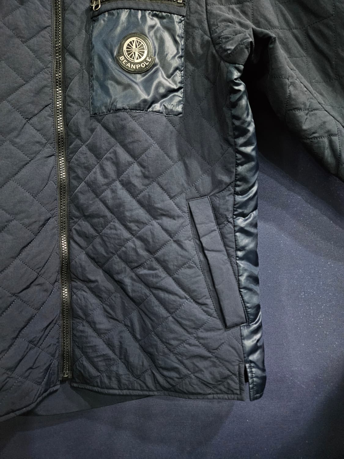 빈폴 네이비컬러 남성 슬림핏 100 경량패딩  상품이미지6