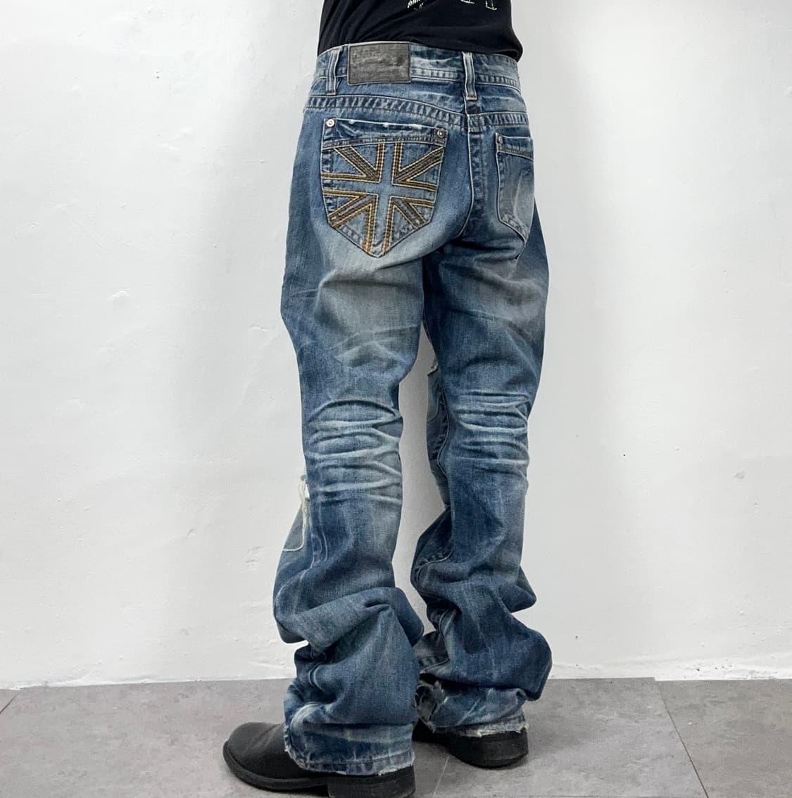 Union Jack Back Pocket Distressed Denim  상품이미지1