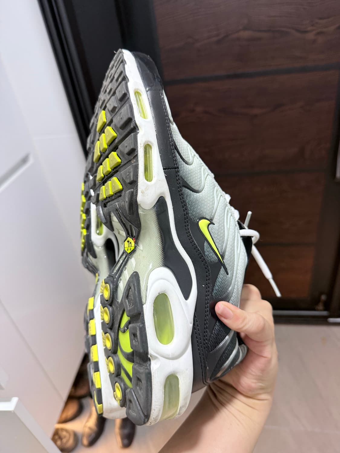 에어맥스 플러스 블랙 브라이트 295 상품이미지3