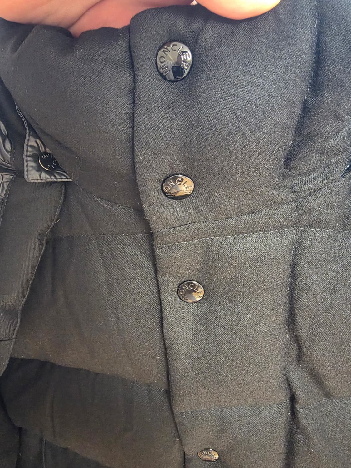 [24FW/새상품급] 몽클레어 베제르 숏 다운 패딩 4사이즈 상품이미지4