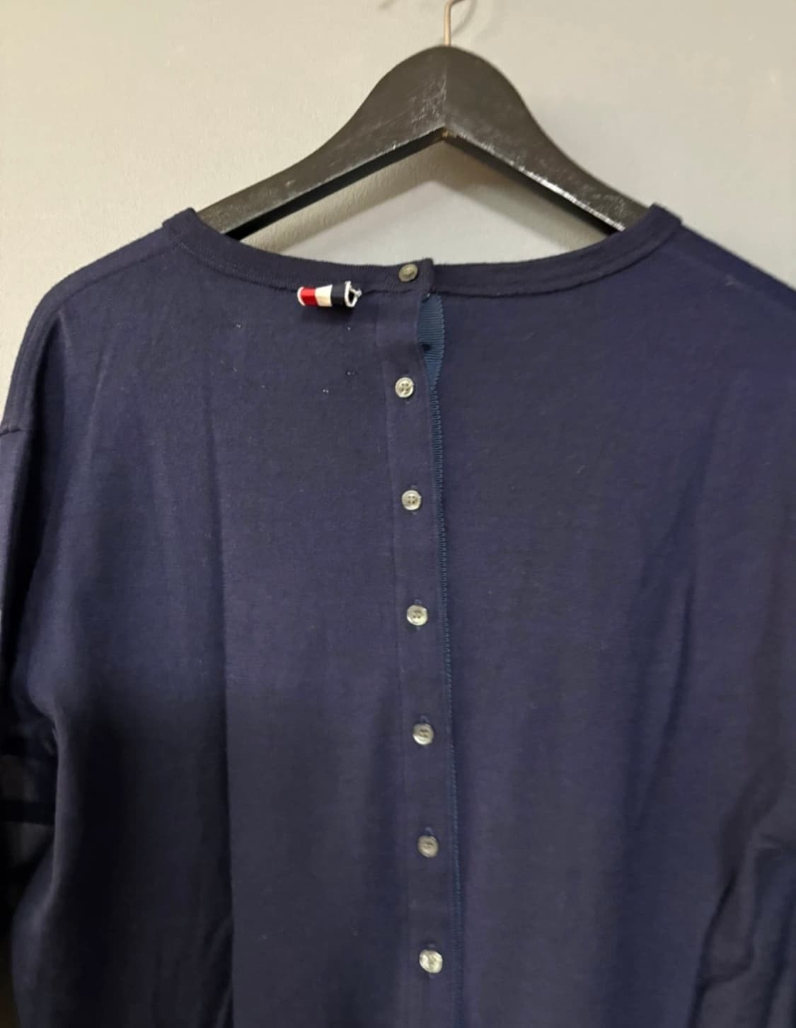 톰브라운 후면 버튼 니트 네이비 3사이즈 상품이미지5