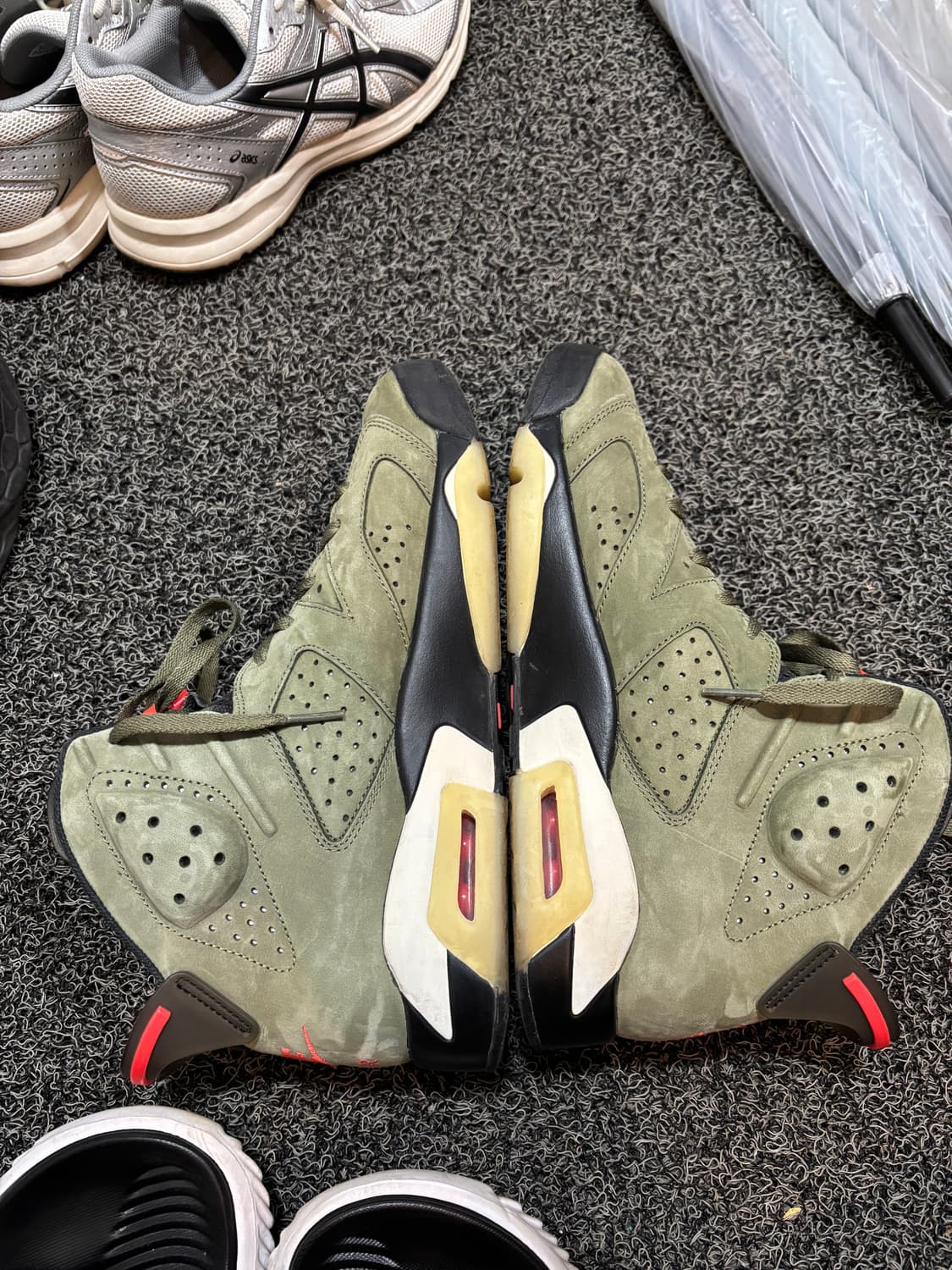 트래비스 스캇 조던6 올리브 285 상품이미지7