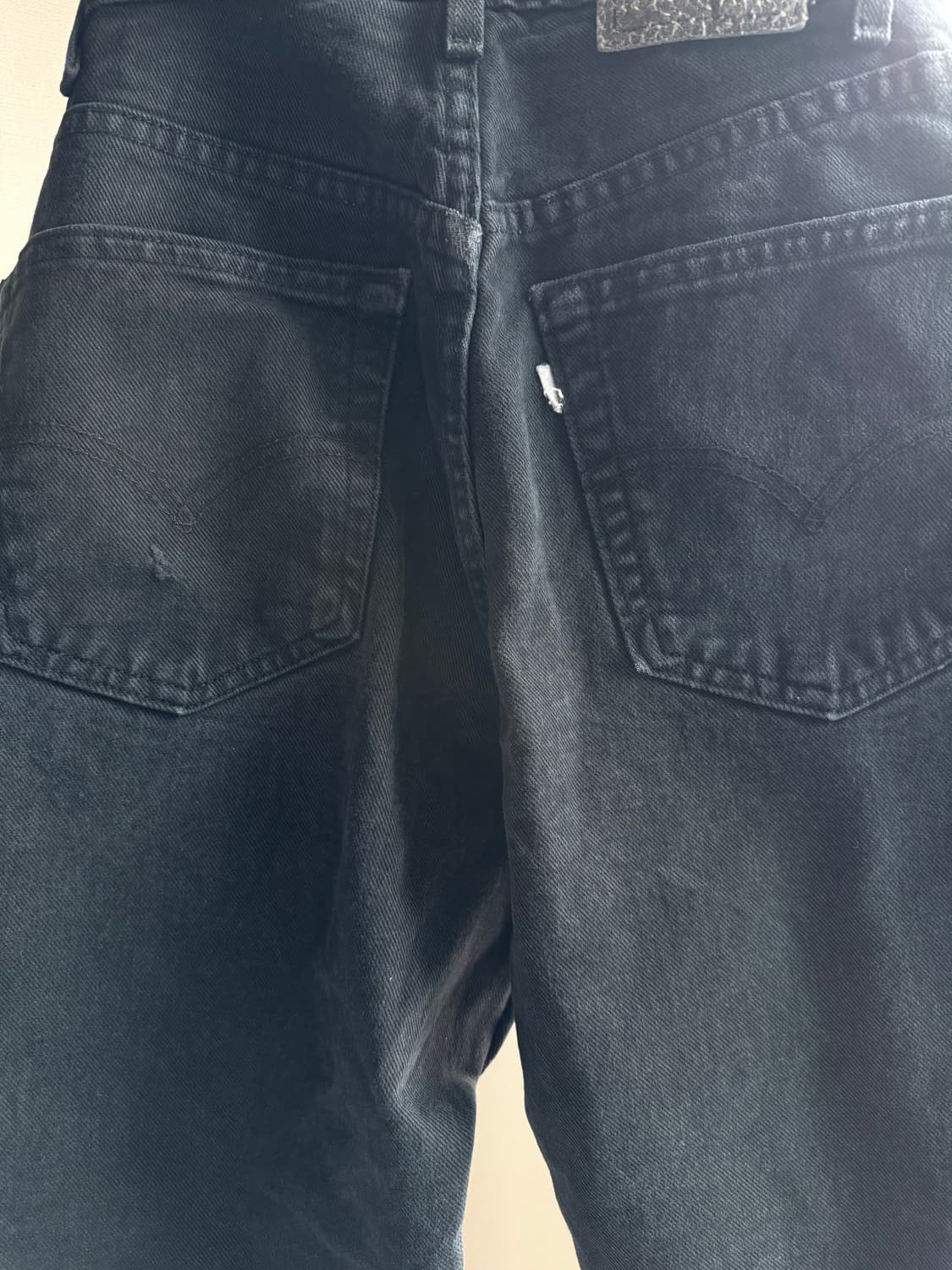 90s 리바이스 실버탭 루즈핏 블랙진 (34x32) 상품이미지4