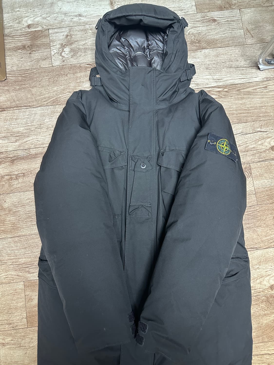 스톤아일랜드 고어텍스 립스탑 패딩 L 상품이미지1