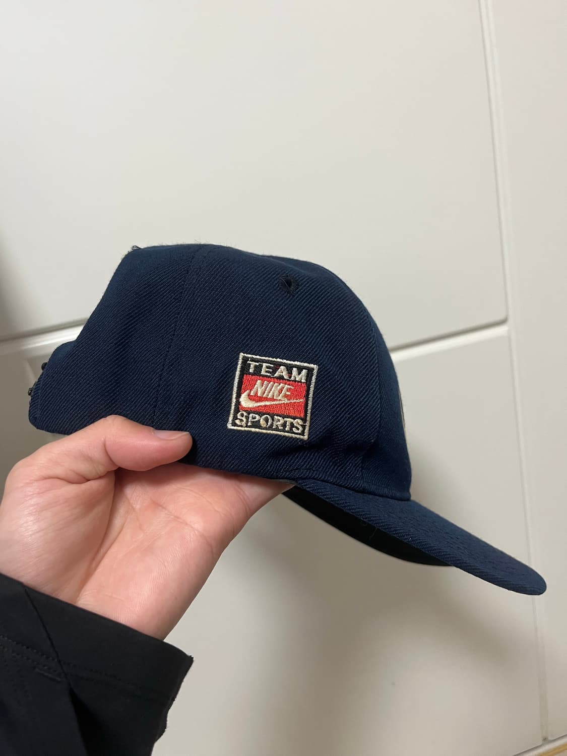 나이키 빈티지 로고 볼캡  모자 민희진 착용 상품이미지4