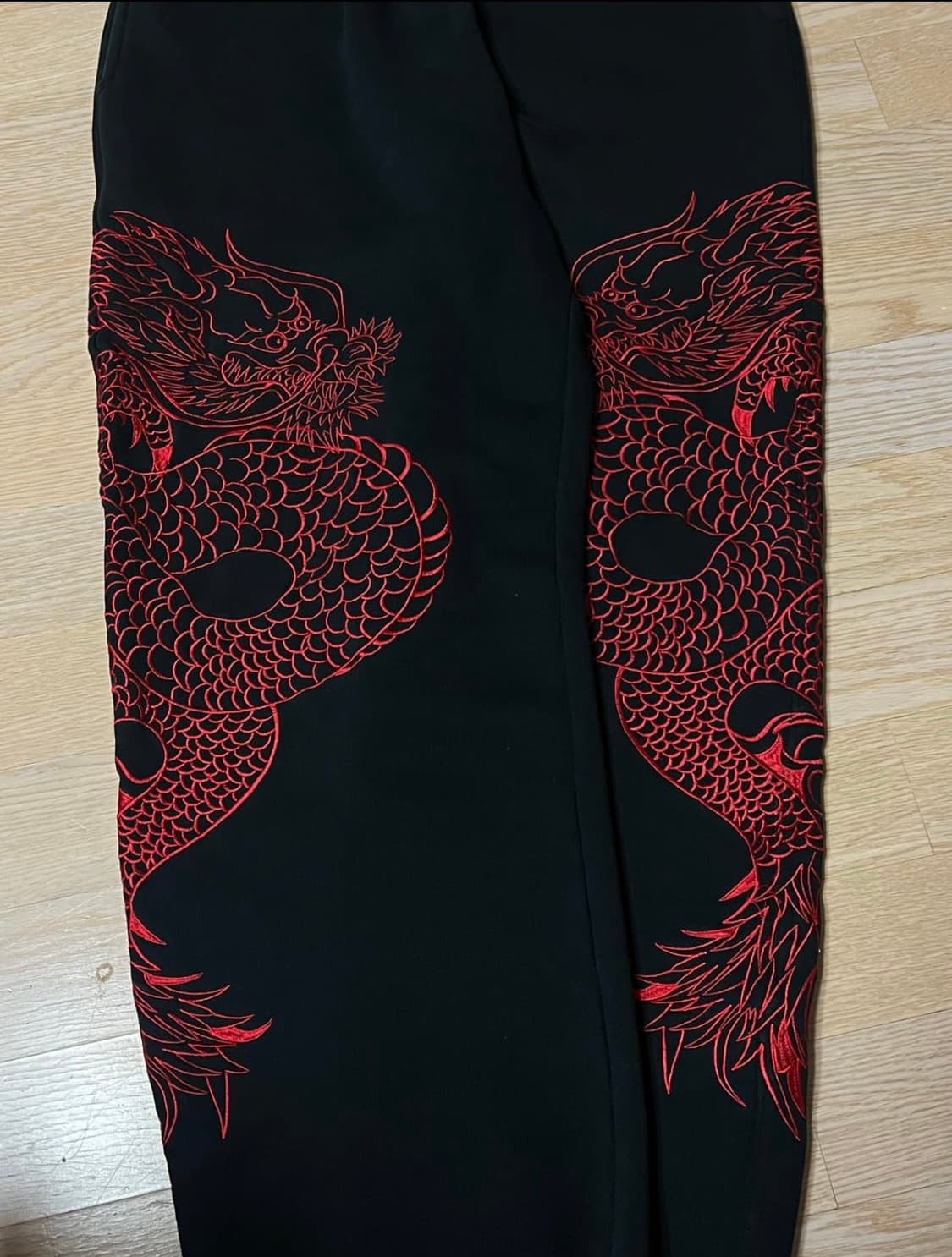 Tug Club 떠그클럽 용바지 자수 3주년 한정판 바지 팔아요 상품이미지4