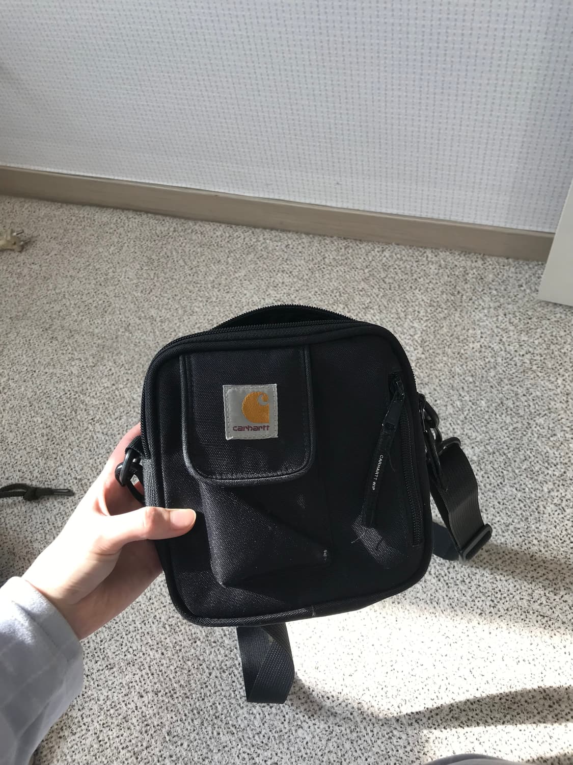 칼하트 크로스백 상품이미지4