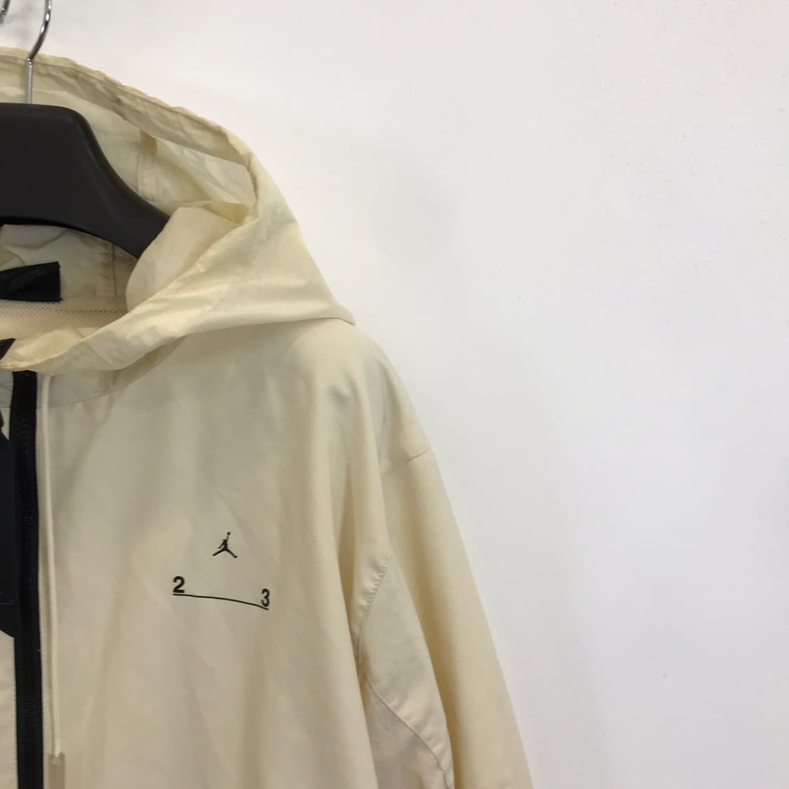 조던 엔지니어드23 바람막이 코코넛밀크 [XXL] 상품이미지2