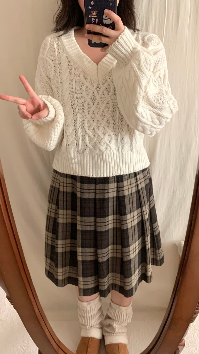 뒷리본 브이넥 모리 니트 상품이미지3