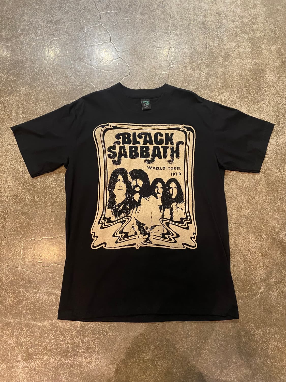 빈티지 블랙사바스 반팔티 상품이미지1