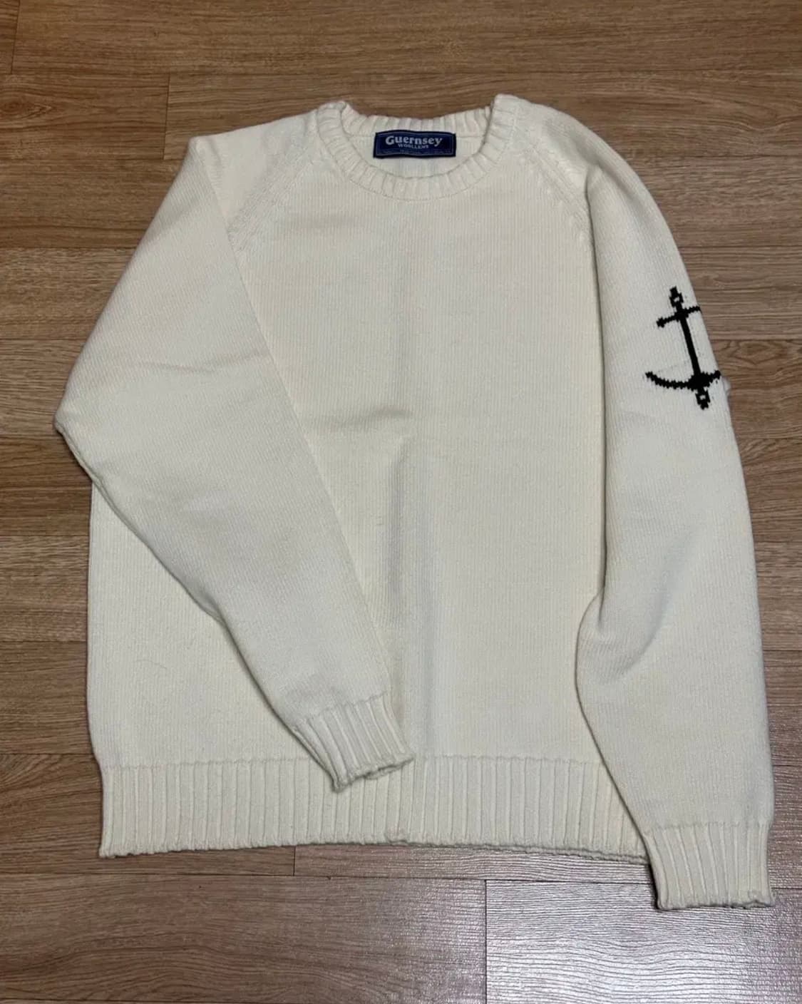 건지울른스 에크루 색상 스웨터 상품이미지1