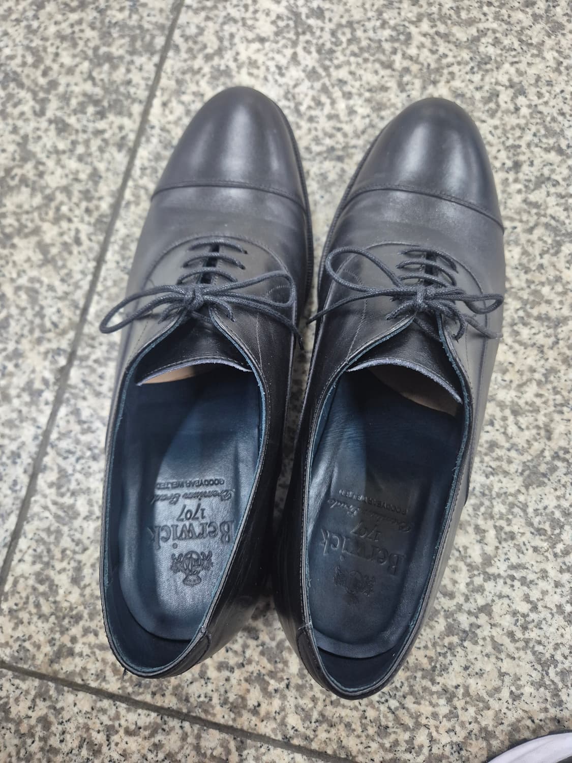 버윅 4311 스트레이트팁 블랙구두 270사이즈 팝니다 상품이미지4