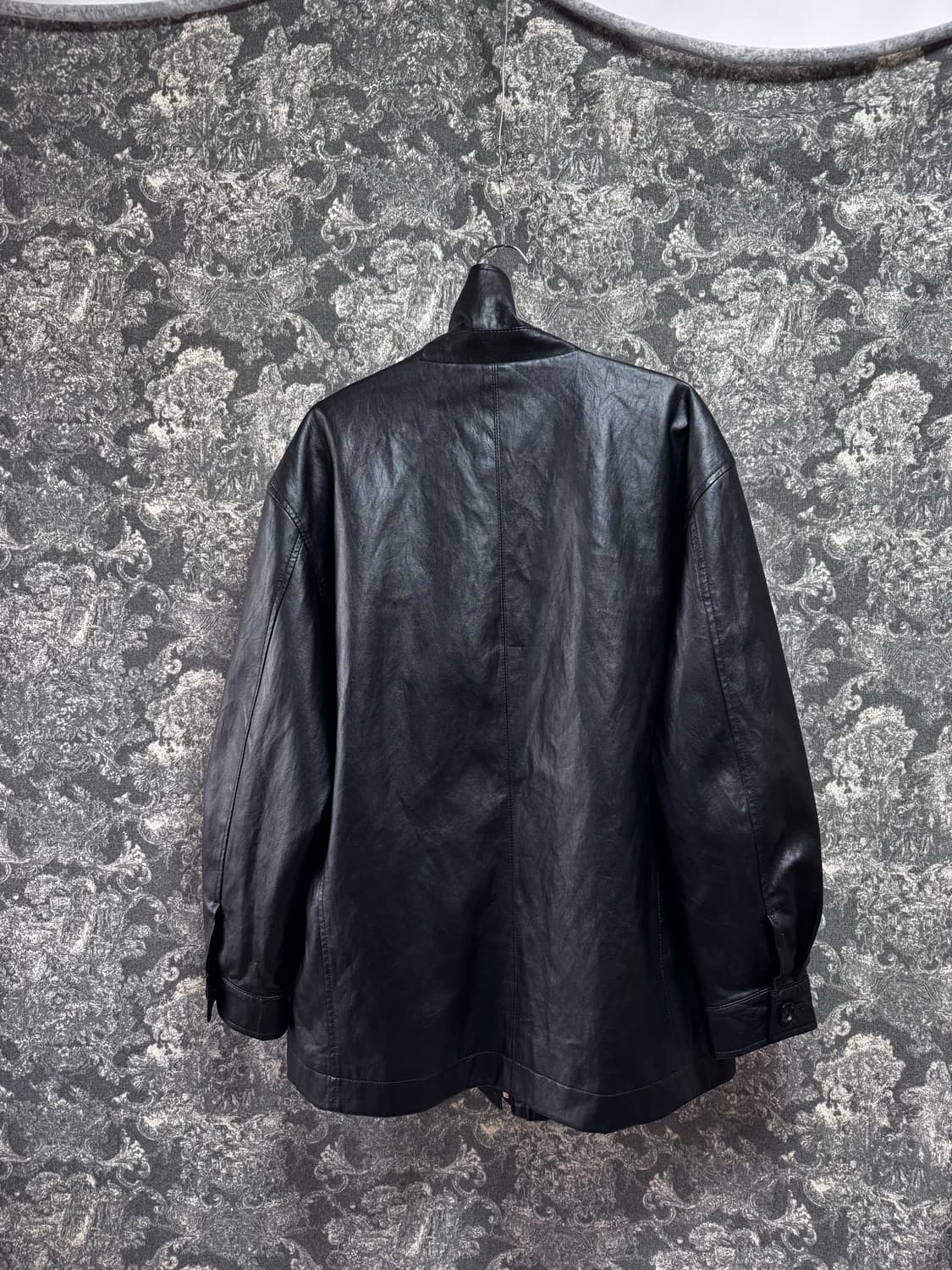 left 레프트 하이넥 투포켓 에코레더 자켓 상품이미지3