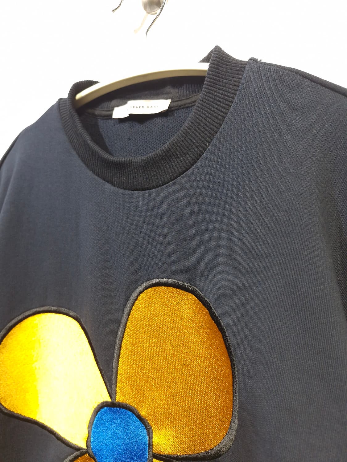 CHRISTOPHER KANE 크리스토퍼케인 플라워 자수 맨투맨 상품이미지4