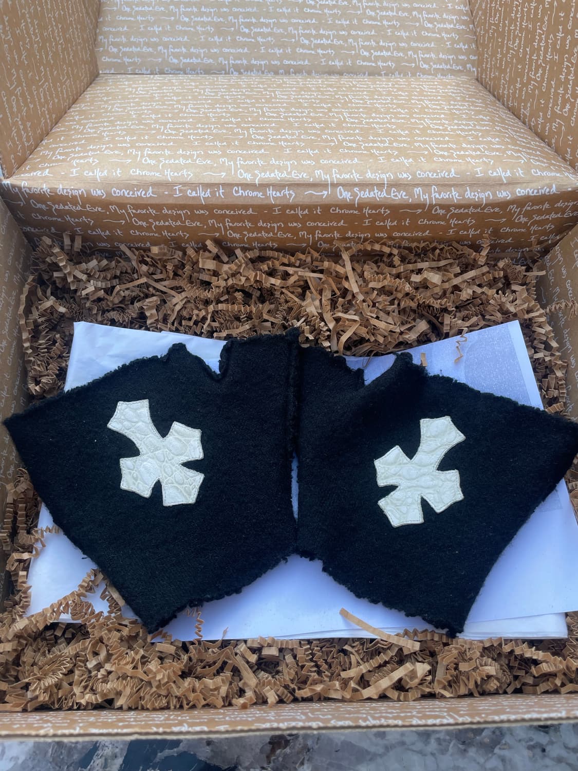 크롬하츠 화이트 크로스 캐시미어 장갑 상품이미지1