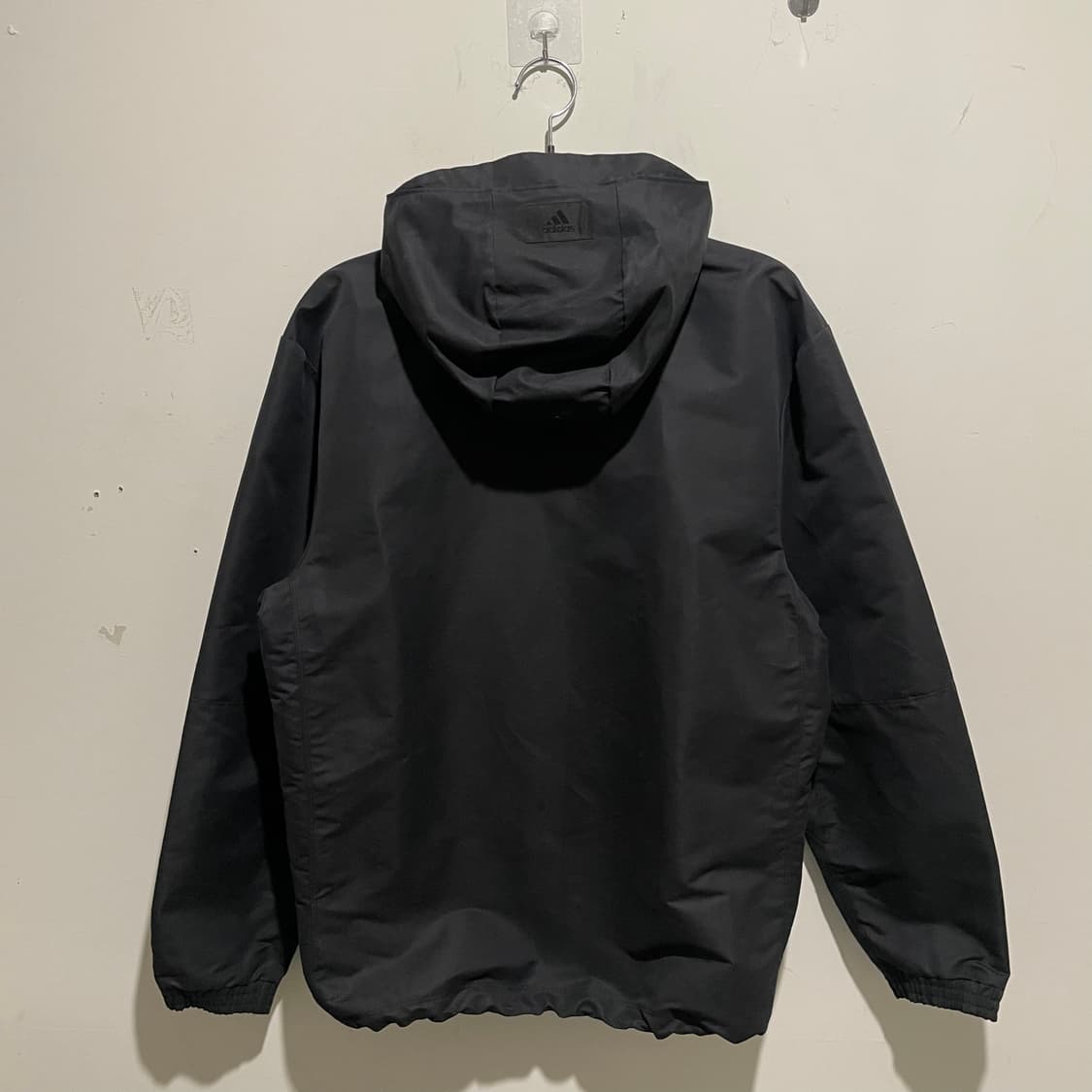 아디다스 블랙 아노락 후드 자켓 상품이미지2