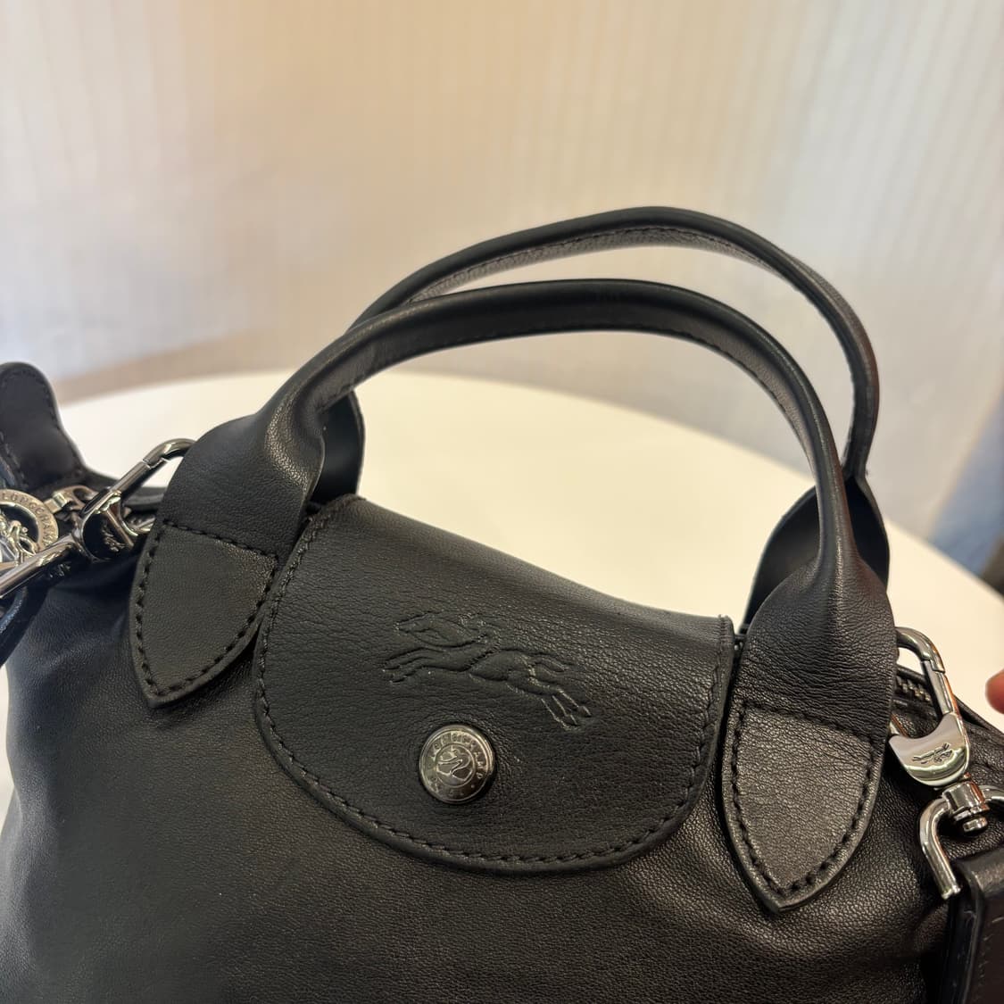 정품 롱샴 르플리아쥬 레더 미니백     상품이미지5