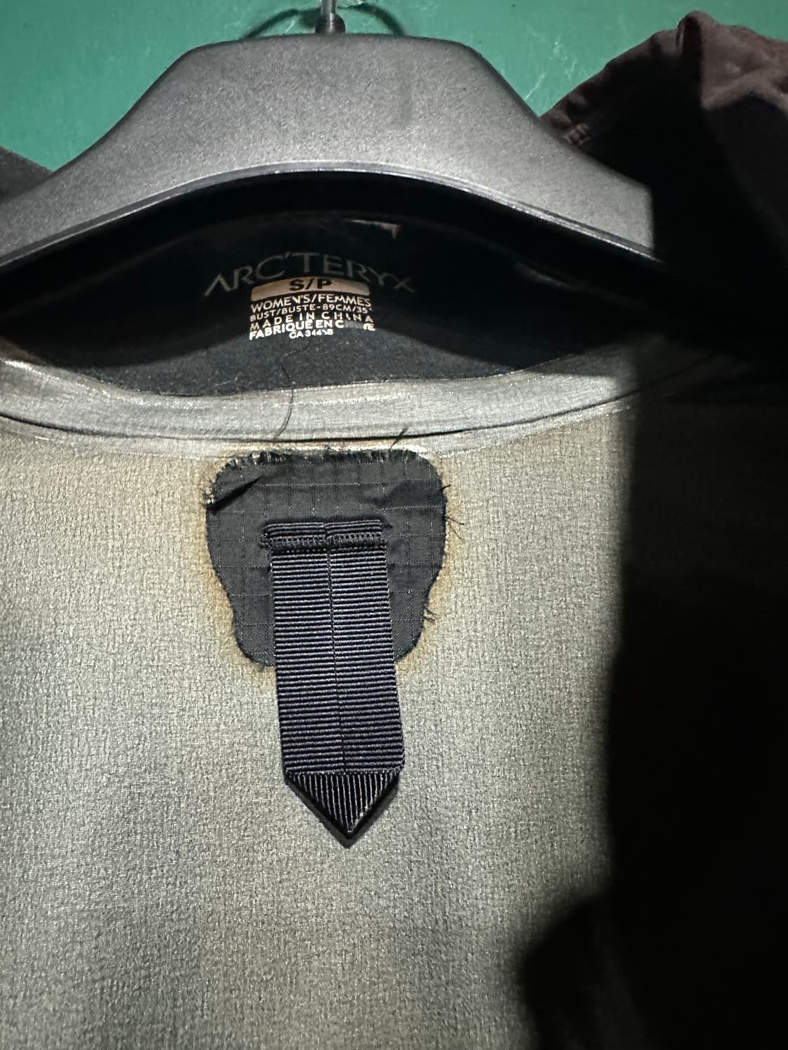 아크테릭스 매장판 팩라이트 고어텍스 바람막이 브라운S 상품이미지7