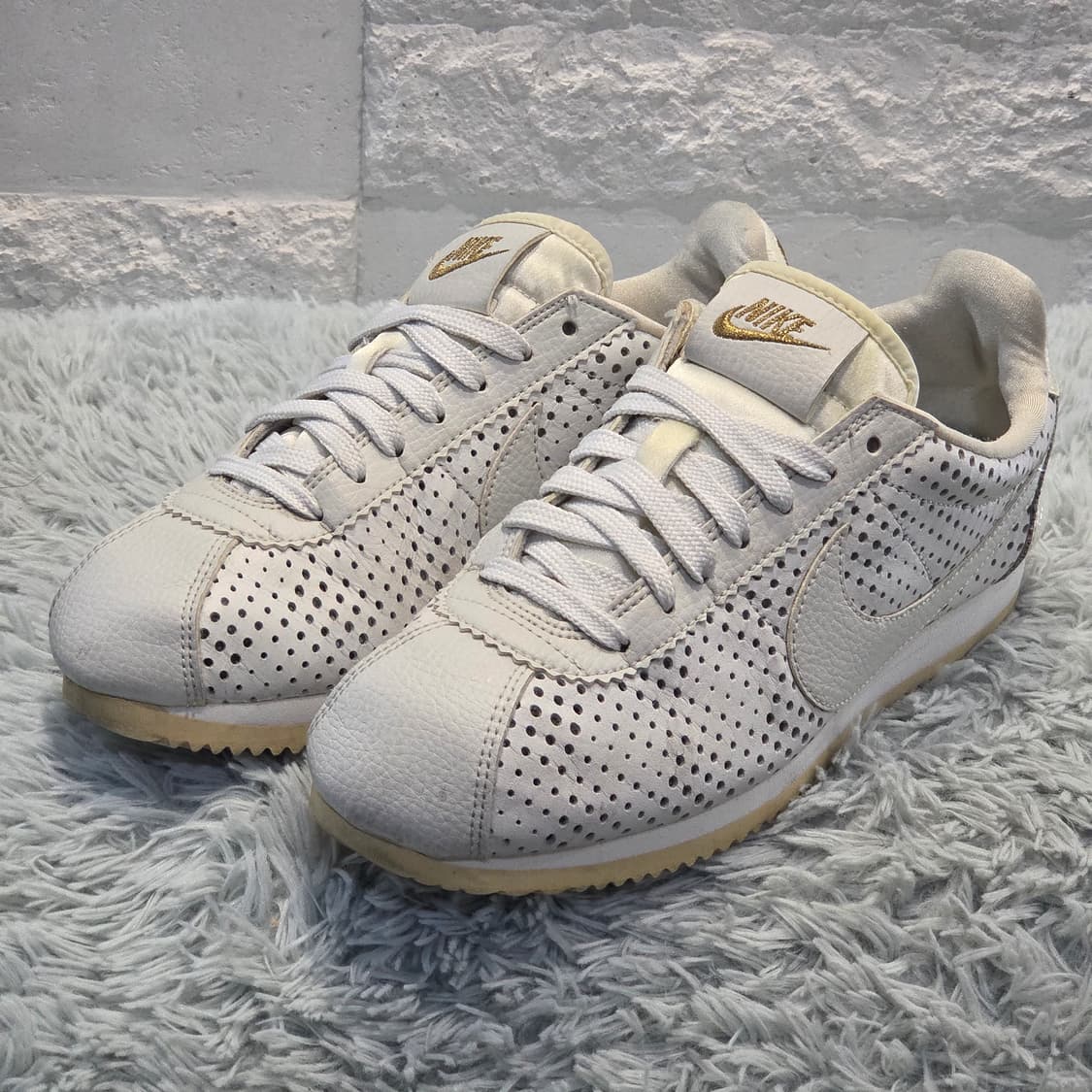 8q-5:나이키 코르테즈 화이트 펀칭 레더 (24.5cm) 상품이미지1