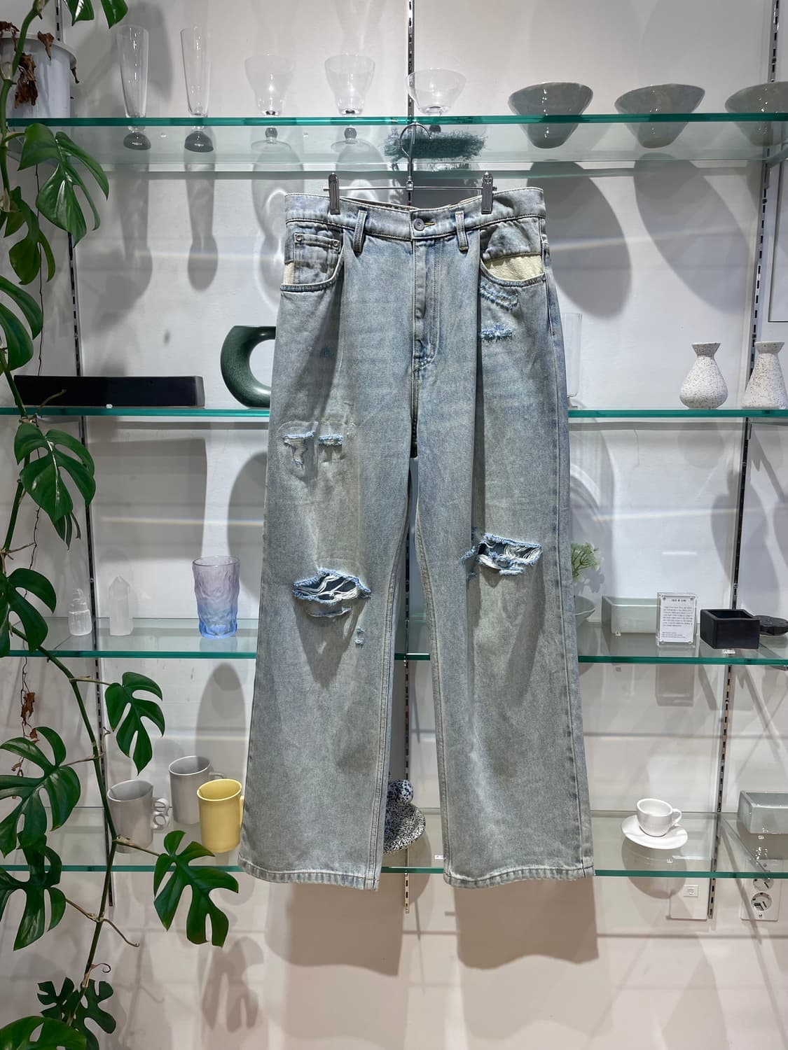 C2H4 distressed denim pants 상품이미지1