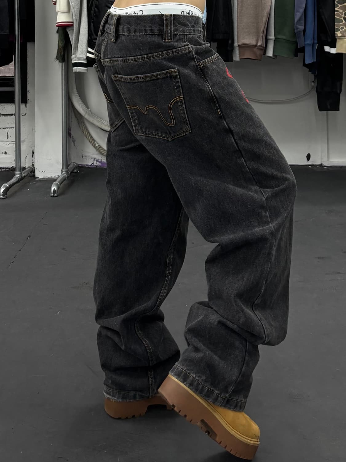 빌리어네어 보이즈 클럽 러닝독 데님팬츠 상품이미지3