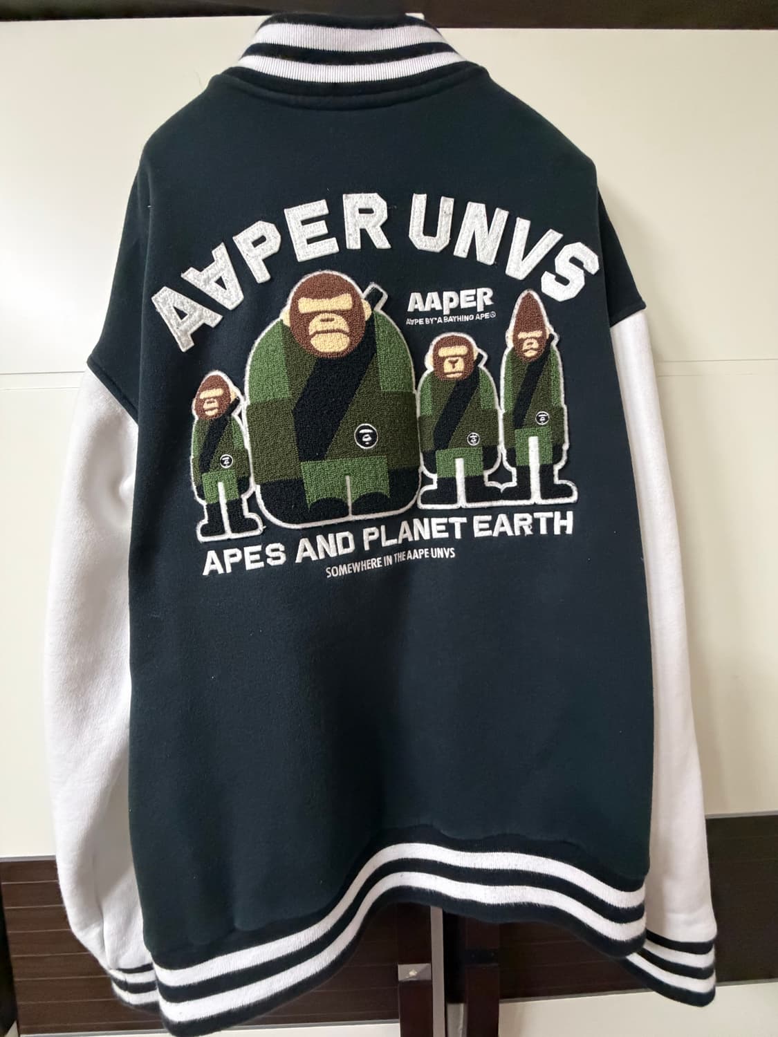 에이프 바시티 자켓 상품이미지2