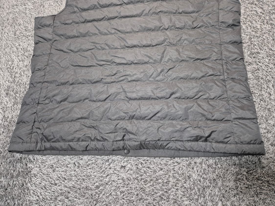 유니클로 남성 경량 다운 패딩 조끼 L 상품이미지5