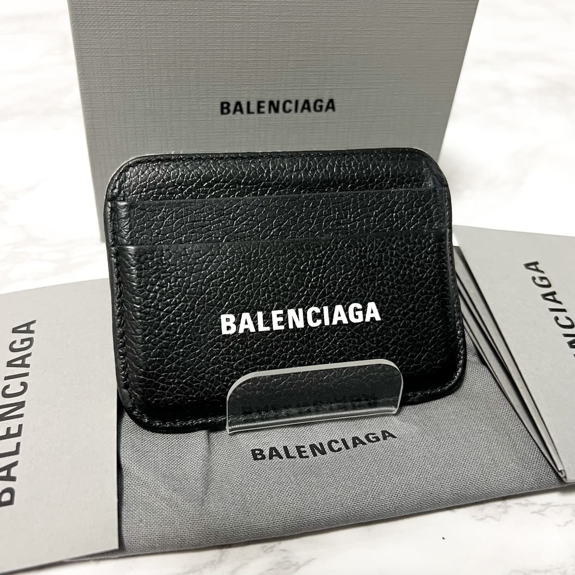 발렌시아가 그레이니 카프스킨 카드지갑 상품이미지3