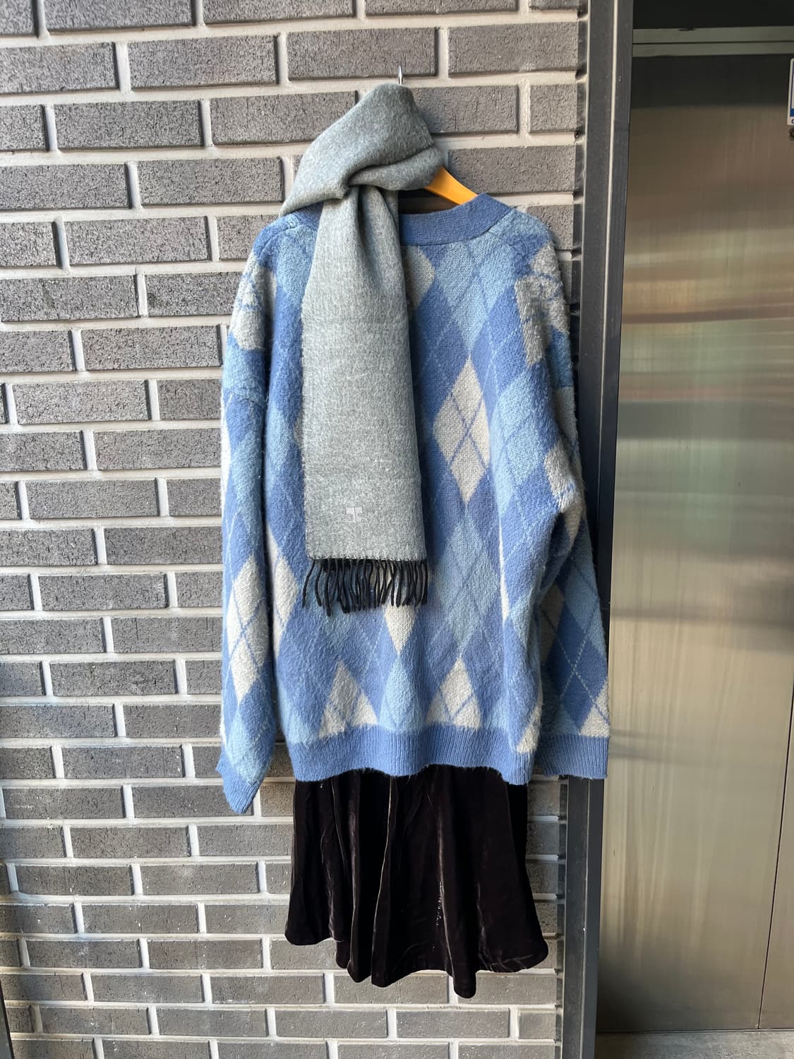 꾸레쥬 로고 리버시블 머플러 블랙 그레이 상품이미지5