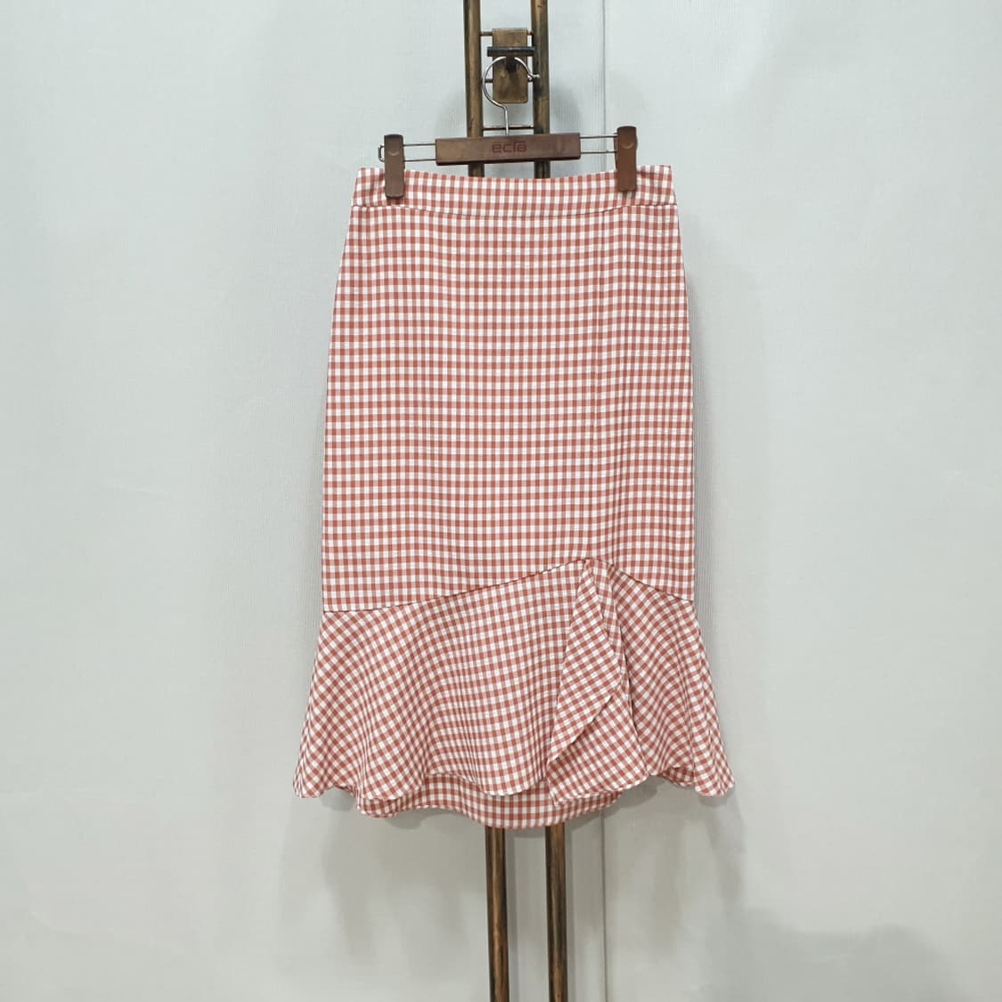 씨씨콜렉트 밑단 프릴 체크 스커트 70-96(66) 상품이미지1