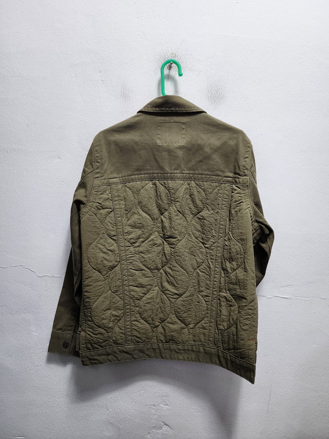 22s 트루릴리젼 퀄팅 카키 자켓 상품이미지2