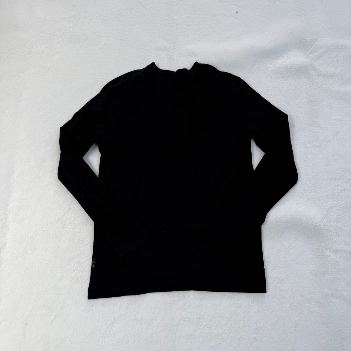 실측확인 휴고보스 슬림핏 긴팔티 0303T 상품이미지2