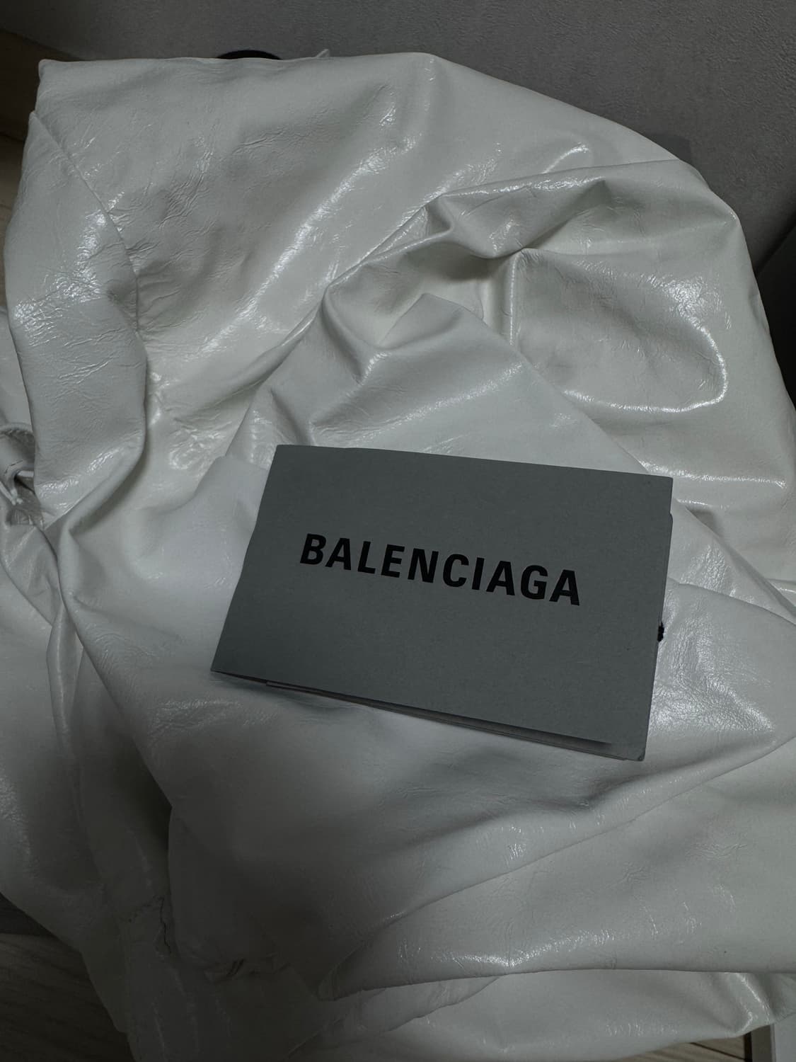 [OS] 발렌시아가 22 winter 트래쉬백 화이트 상품이미지9