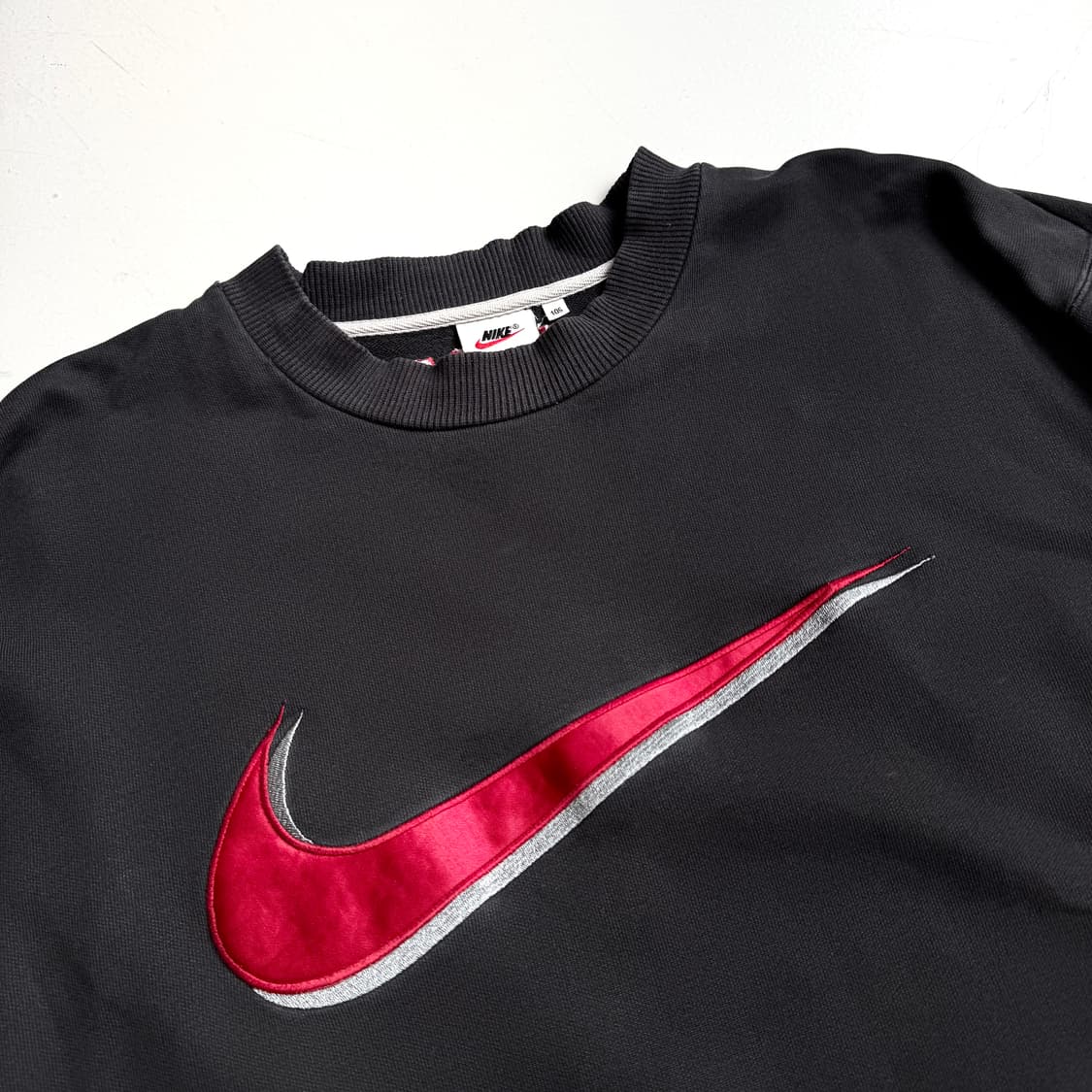 나이키 90s 빅로고 페이딩 스웻셔츠 맨투맨 블랙 상품이미지3