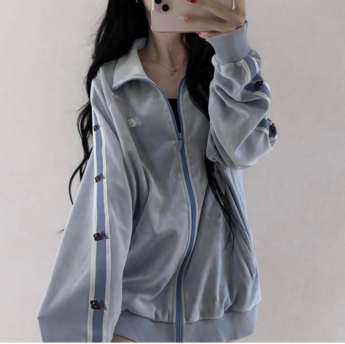 뉴발 시나모롤 벨벳 벨루아 집업 상품이미지1