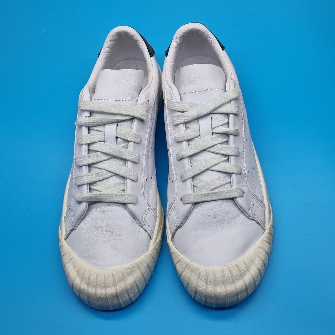 아디다스 에버린 스니커즈 225 상품이미지2