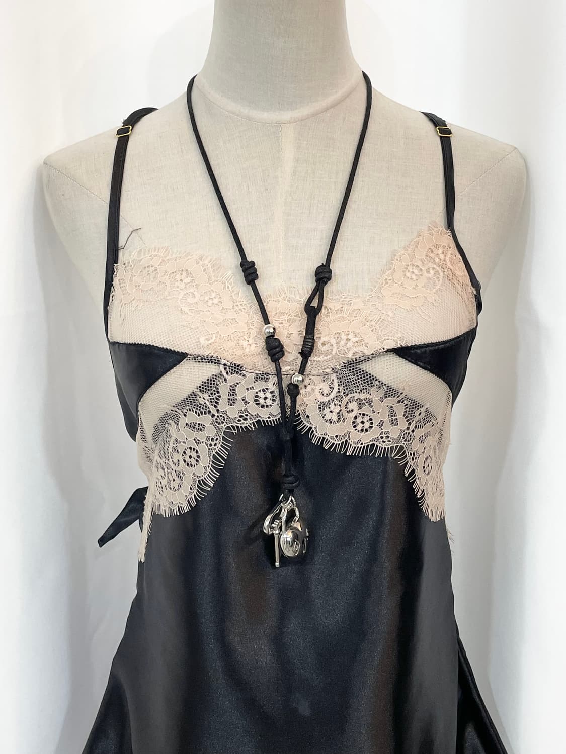 블랙 새틴 레이스 슬립 상품이미지3