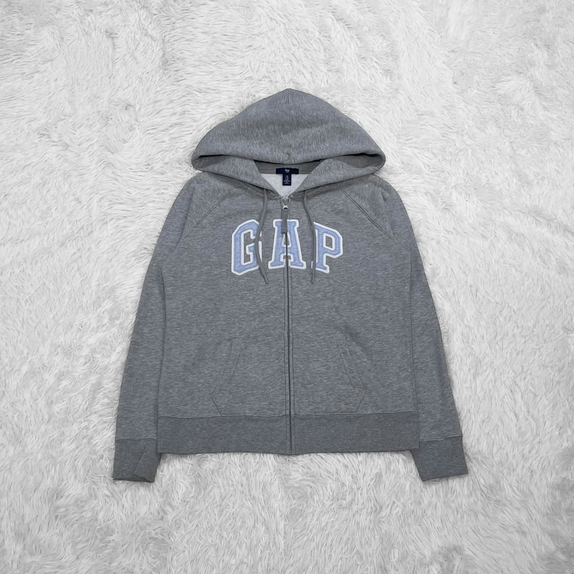 갭 Gap 스펠 로고 후드집업 그레이 하늘 상품이미지2