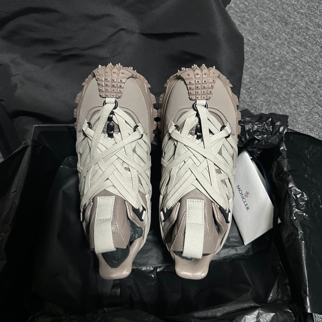 릭오웬스 몽클레어 24FW 트레일그립 메가레이스 상품이미지2