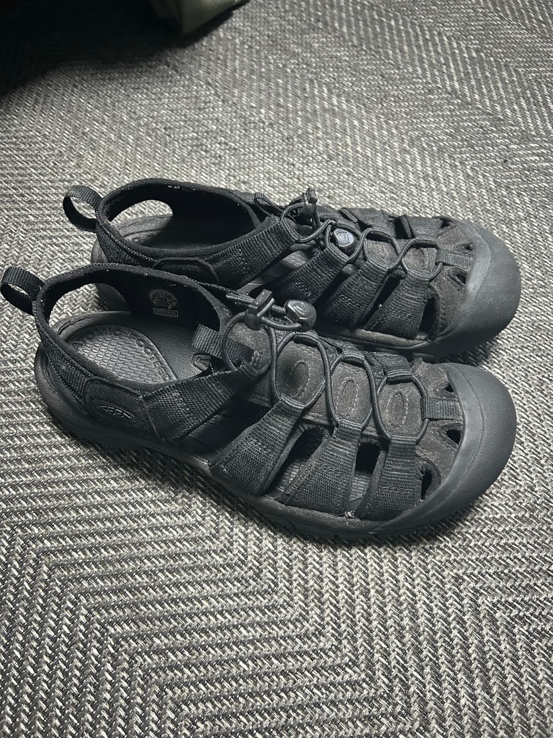 킨 뉴포트 H2 트리플 블랙 상품이미지2