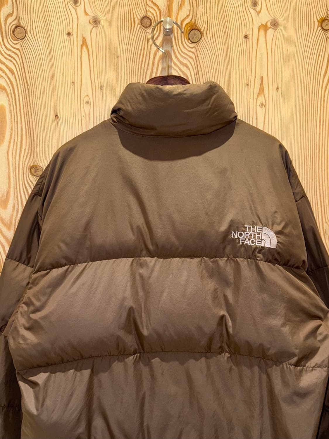 노스페이스 켄달 제너 브라운 700 눕시 상품이미지4